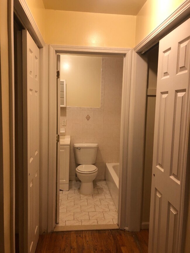 Building Photo - 2258A Pacific St