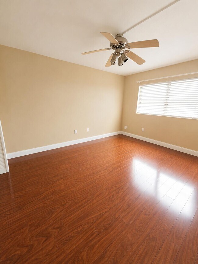 Foto del edificio - 701 NW 19th St