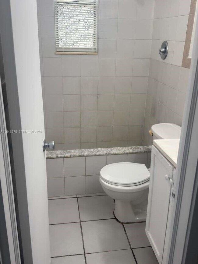 Foto del edificio - 1844 Taft St