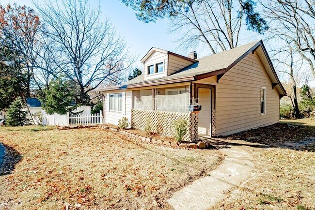 Building Photo - 8017 Acorn Ave