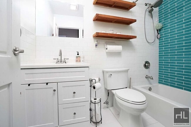 Building Photo - VERONICA PLACE