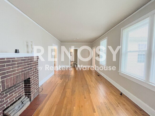 Foto del edificio - 210 Hardy Ave