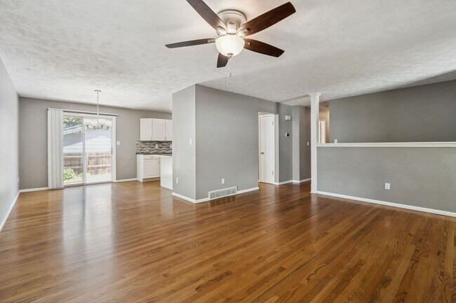Foto del edificio - Central Fort Collins 5-Bedroom Ranch Home