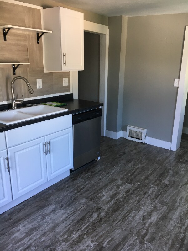 Foto del edificio - 1306 Charles St