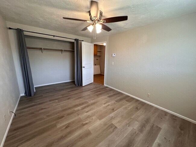 Foto del edificio - 520-522 N 38th Pl