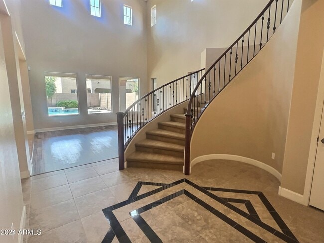 Building Photo - 2613 E Lantana Dr
