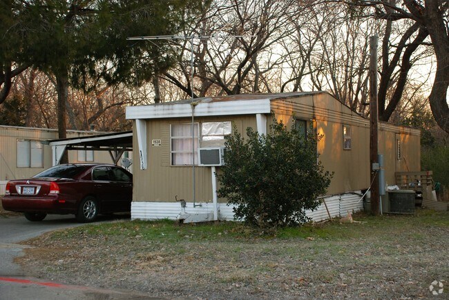 Building Photo - Oak Creek Ranch MHC