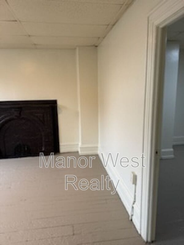 Building Photo - 207 W Market St