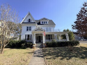 Building Photo - 124 Linden Ave