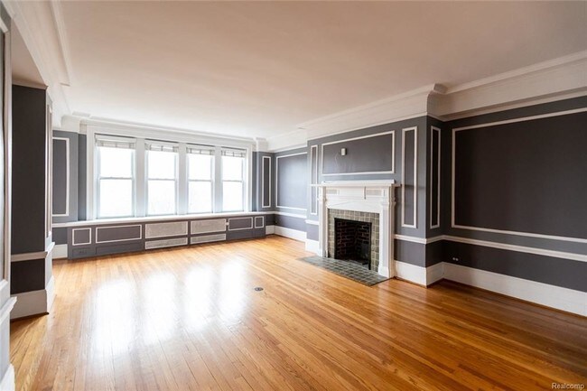 Foto del edificio - 8120 E Jefferson Ave
