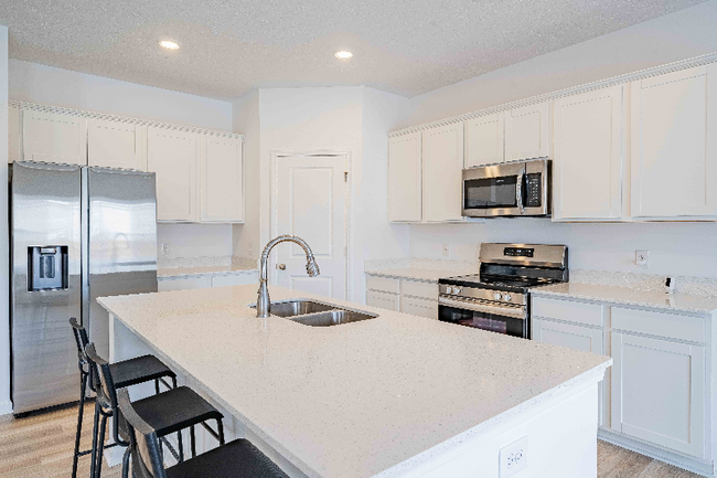 Foto del edificio - 824 Oyster Bay Dr