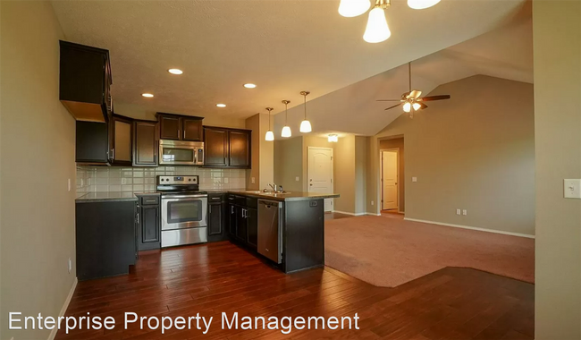 Foto del edificio - 5 br, 3 bath House - 2496 W Spring Water St