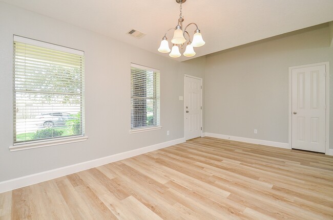 Building Photo - 2103 Orchard Frost Dr