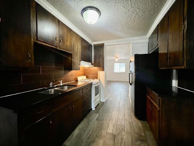 Foto del edificio - 319 E Edwards St