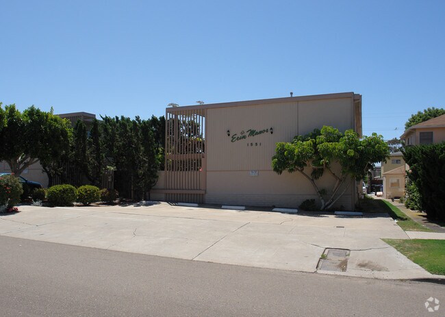 Building Photo - Erin Manor