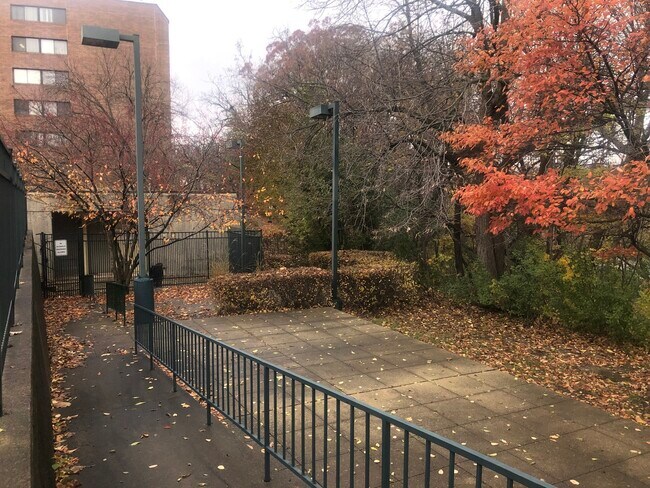 Foto del edificio - 1800 Huntington Blvd