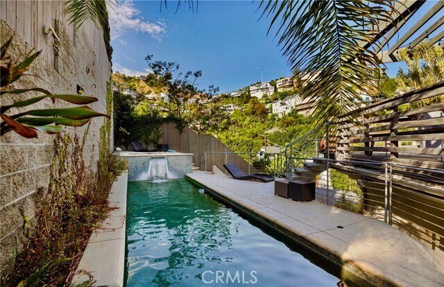 Foto del edificio - 8835 Evanview Dr