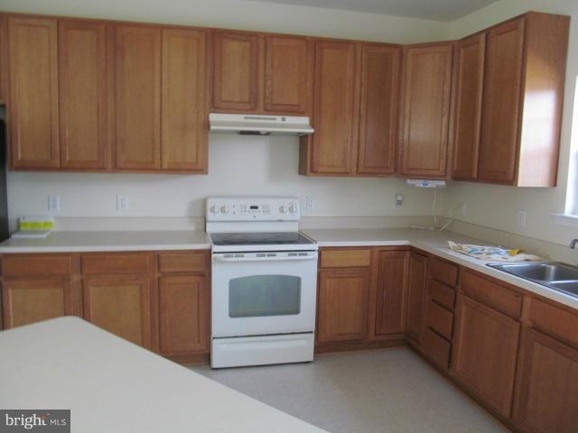 Foto del edificio - 221 Briarwood Cir