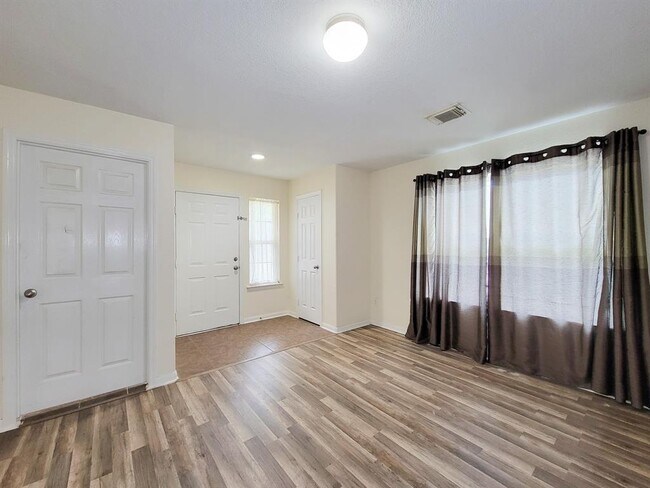 Foto del edificio - 12835 Regal Oaks Bend Ln
