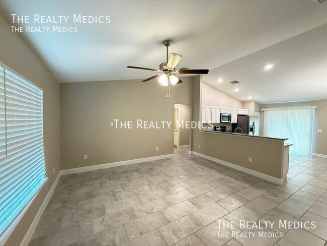Foto del edificio - 2736 SW 161st Loop