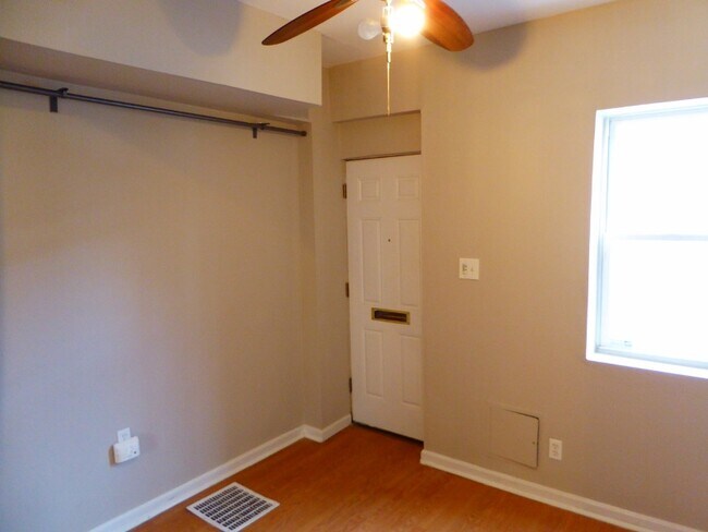 Foto del edificio - 408 Franklin St NW