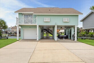 Building Photo - 1423 Mango Dr