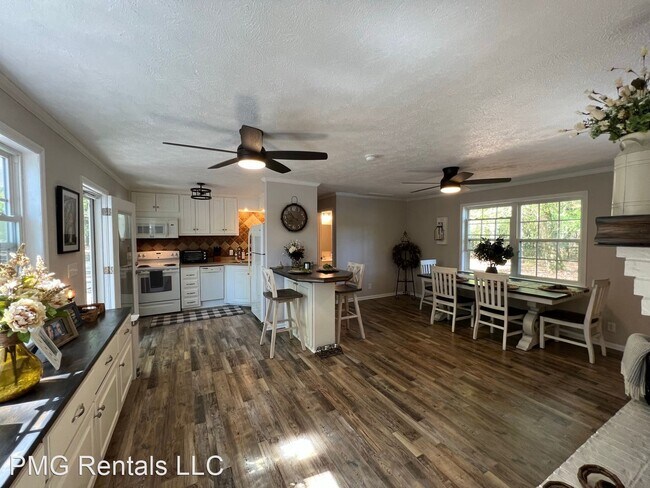 Building Photo - 2 br, 2 bath House - 10 Lake Ohoopee Dr.