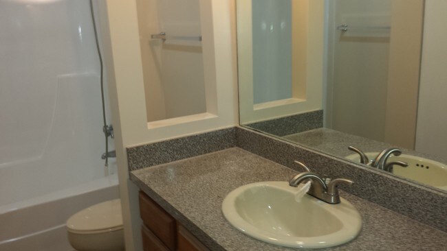 Building Photo - 23 Dickinson St