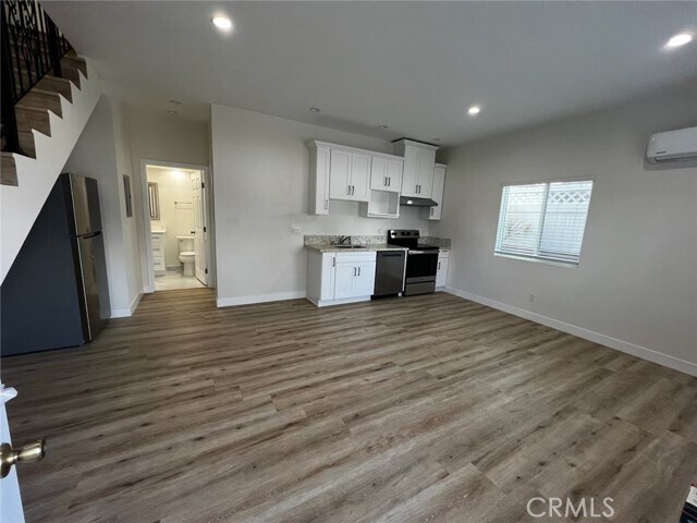 Foto del edificio - 7435 Encino Ave