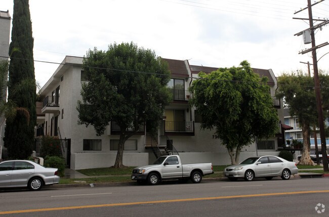 Foto del edificio - 7340 Haskell Avenue