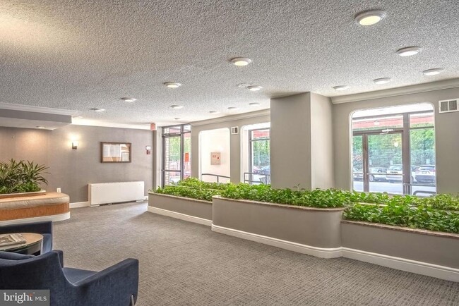 Foto del edificio - 2500 N Van Dorn St