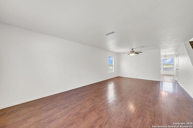 Building Photo - 3-BEDROOM IN VILLAS AT INGRAM HILLS, LEON ...