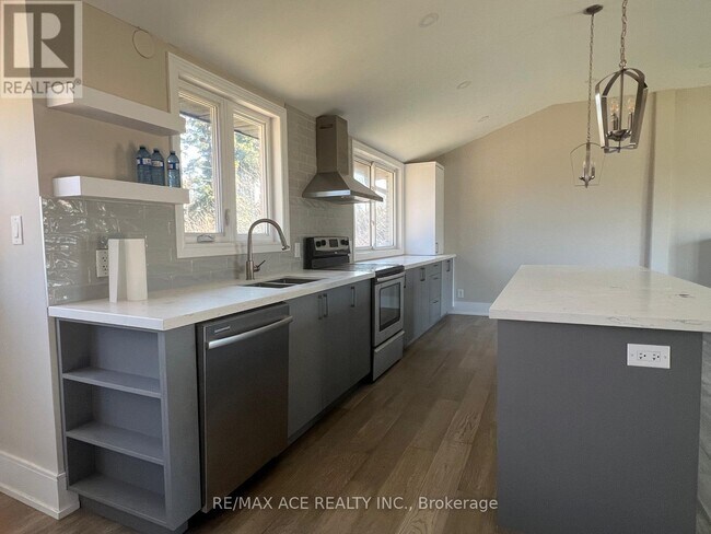 Photo du bâtiment - 5132 Cherryhill Crescent