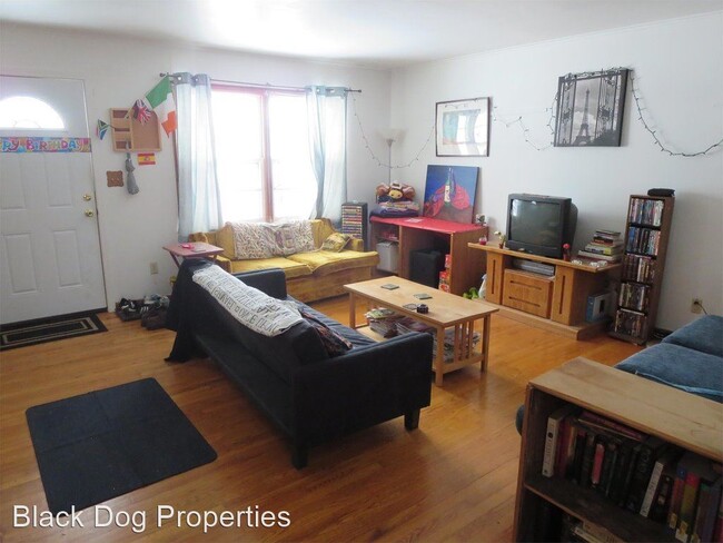 Building Photo - 3 br, 1 bath House - 1536 Harry Rd.