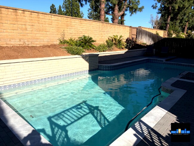 Foto del edificio - 346 Hilltop Ln