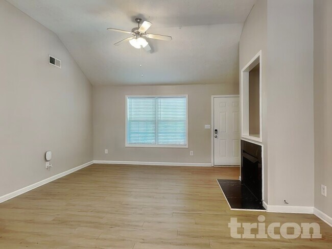 Foto del edificio - 216 Douthit Bridge Rd