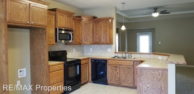 Building Photo - 3 br, 2 bath House - 40344 Crestridge