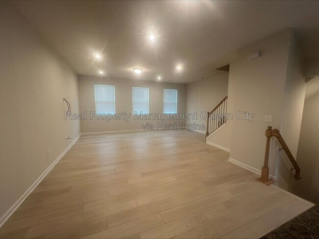 Building Photo - 2407 Lazette Dr