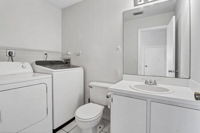 Foto del edificio - 5105 Pier Dr