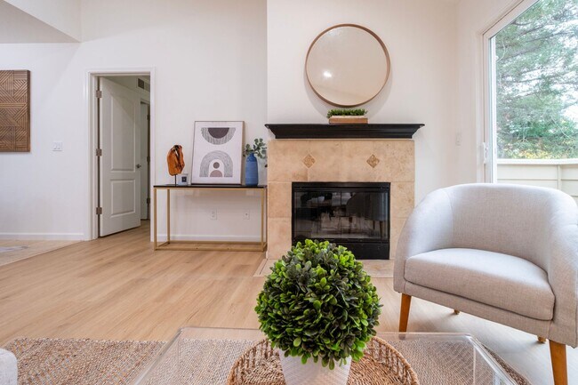 Building Photo - Fabulous 2 bedroom condo for rent in San Ramon