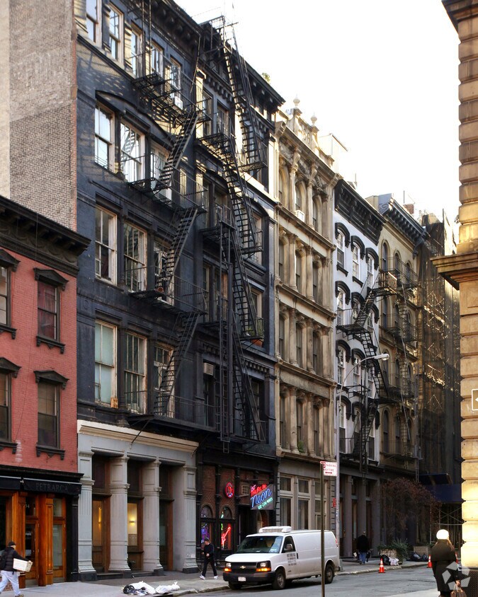 Primary Photo - 38 White St