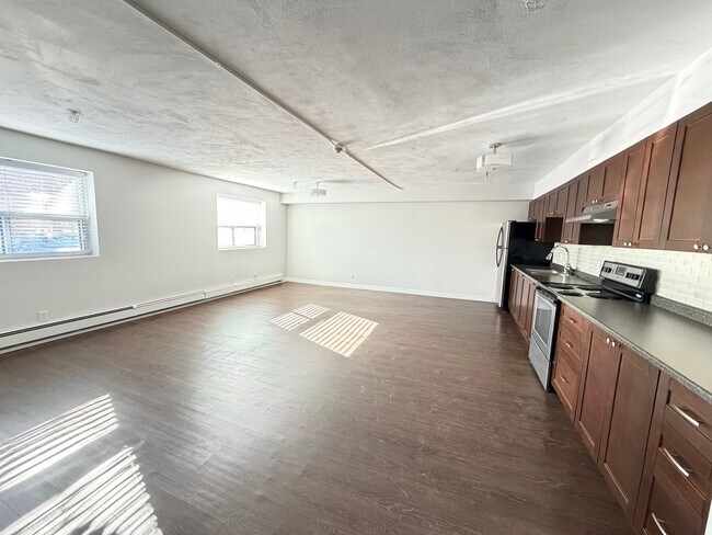 Building Photo - 20 Bradmon Dr