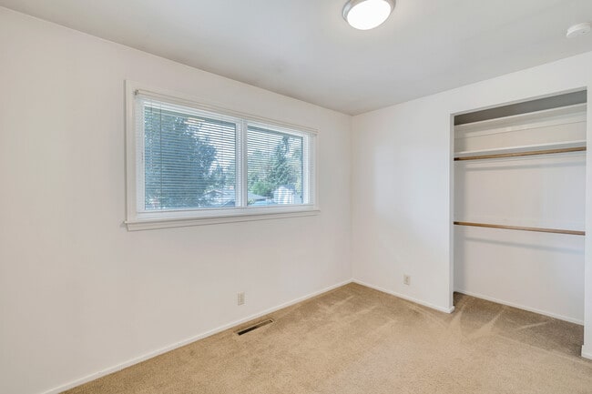 Building Photo - 20219 12th Pl S