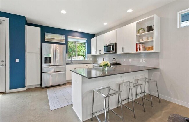 Foto del edificio - 705 N Bluff Dr
