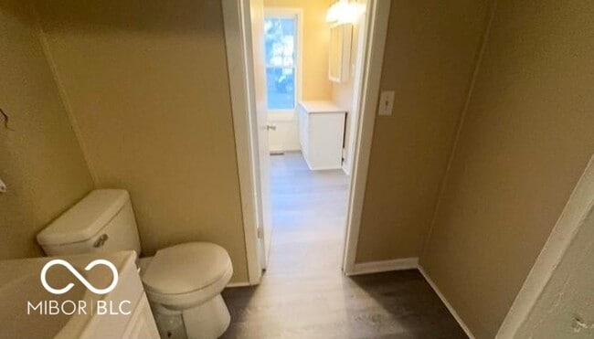 Building Photo - 515 Park Ave