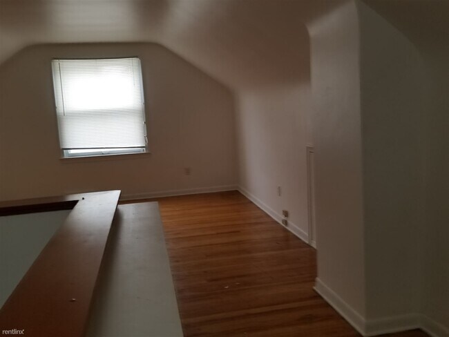 Building Photo - 3 br, 1 bath House - 8430 Vaughan St