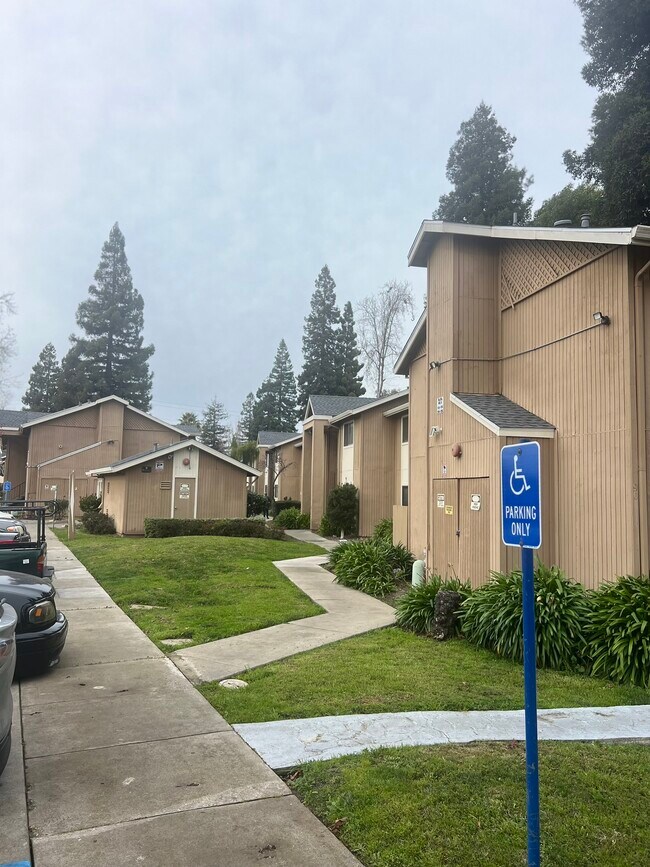 Lund Garden Apartments Apartments in Hayward, CA