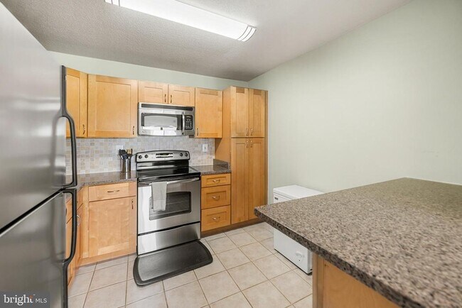 Foto del edificio - 205 Yoakum Pkwy