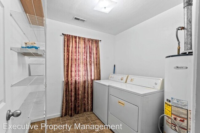 Foto del edificio - 2 br, 1 bath House - 607 Hazel
