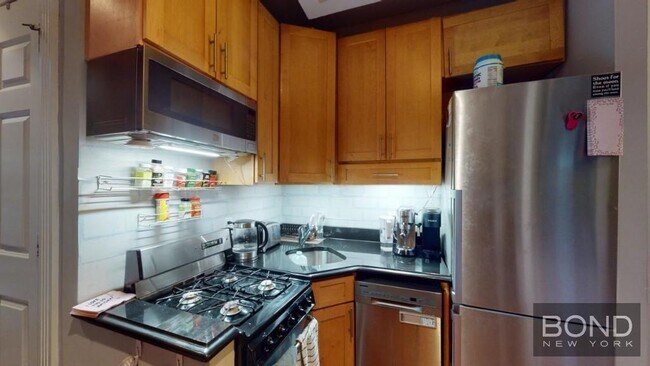 Foto del edificio - 450 W 50th St